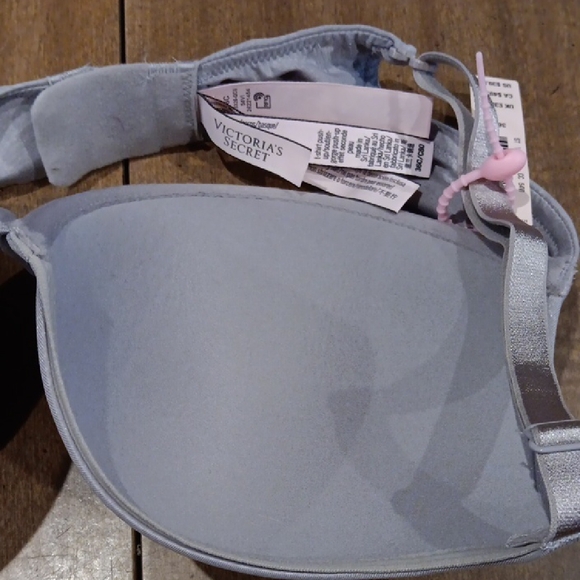 Victoria's Secret Light Gray Bra - Picture 5 of 5